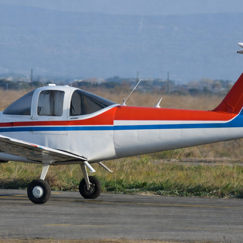 PIPER PA-38