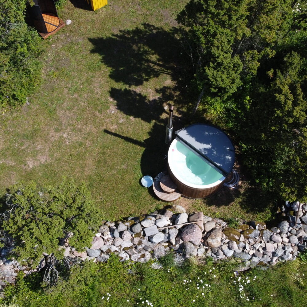 Linnulennu fly-in holiday house at EEMU