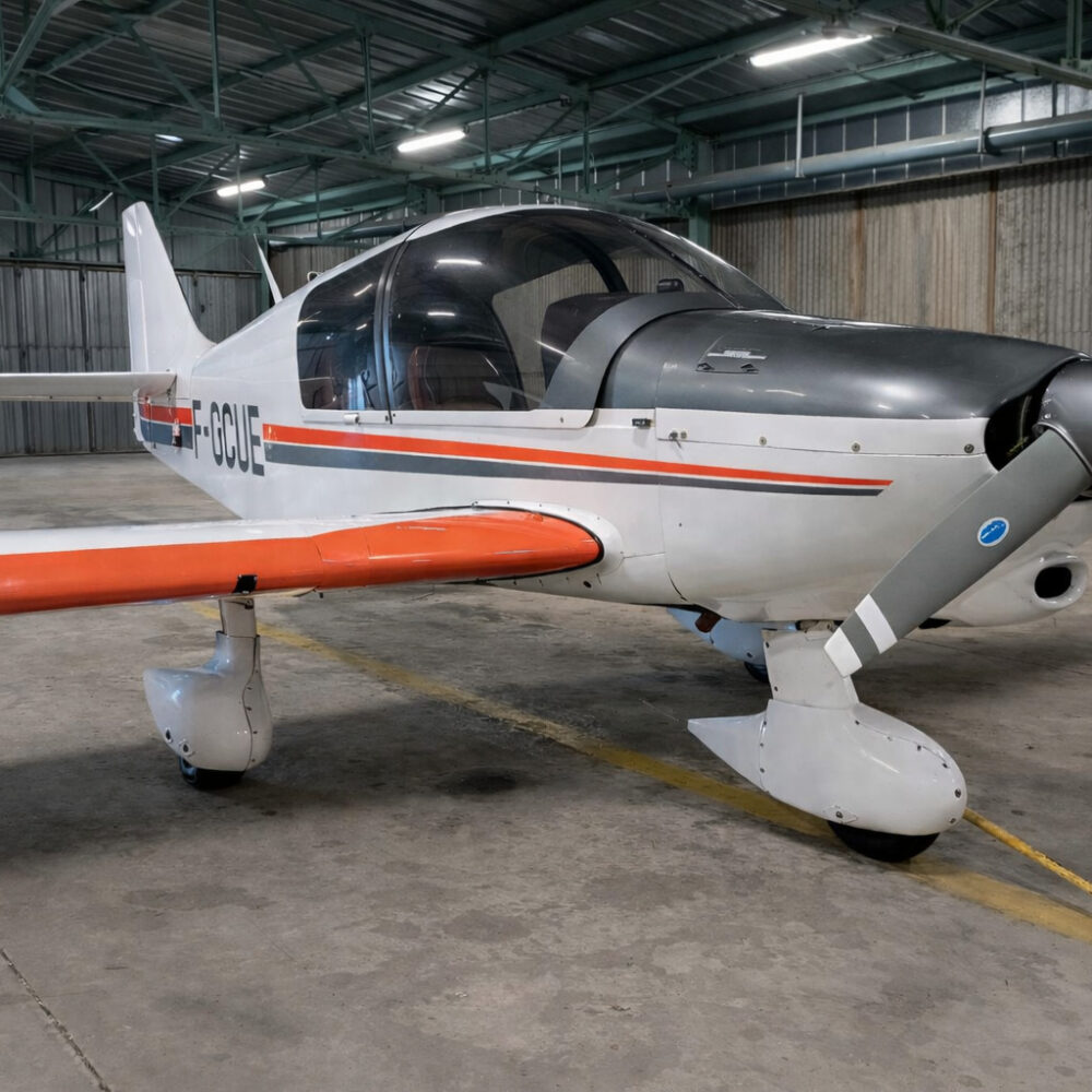 1980 ROBIN DR400/160 CHEVALIER – F-GCUE