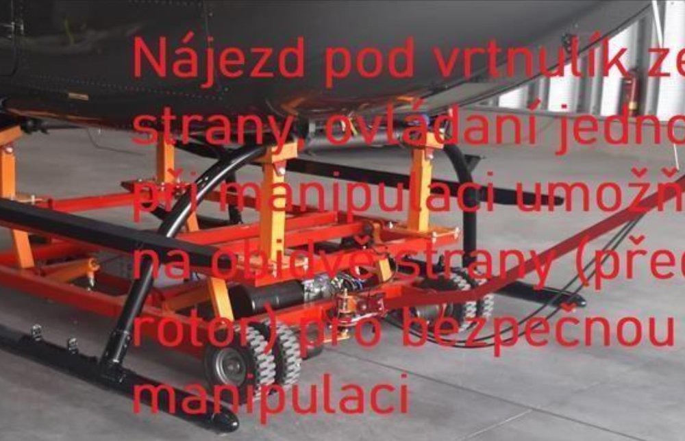 APplastic ST5 self-propelled hydraulic helicopter tug